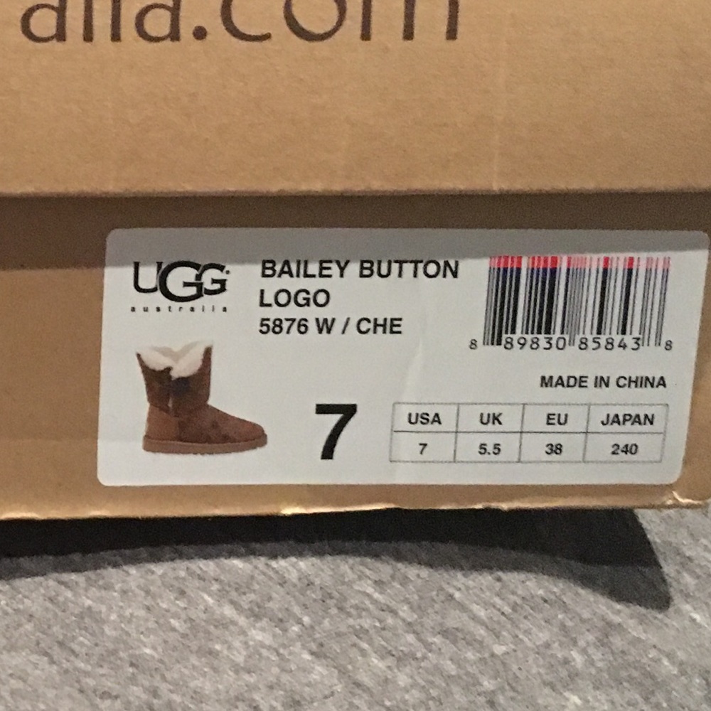 Ugg Bailey Button Logo - image 7